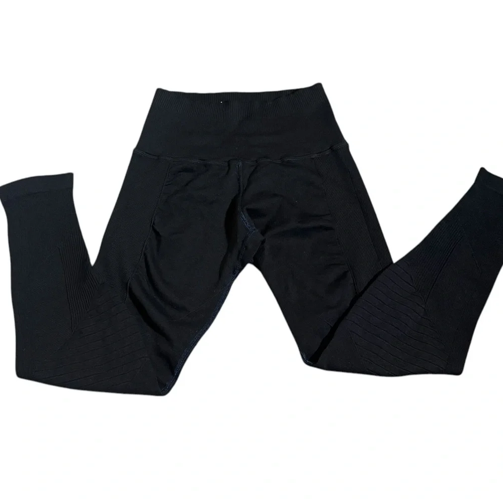 Free People Movement Black Athletic Leggings with Ribbed Texture Womens Size XS - Picture 3 of 9